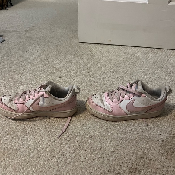 Pink Nike’s, Used, Size 5, - Picture 3 of 6